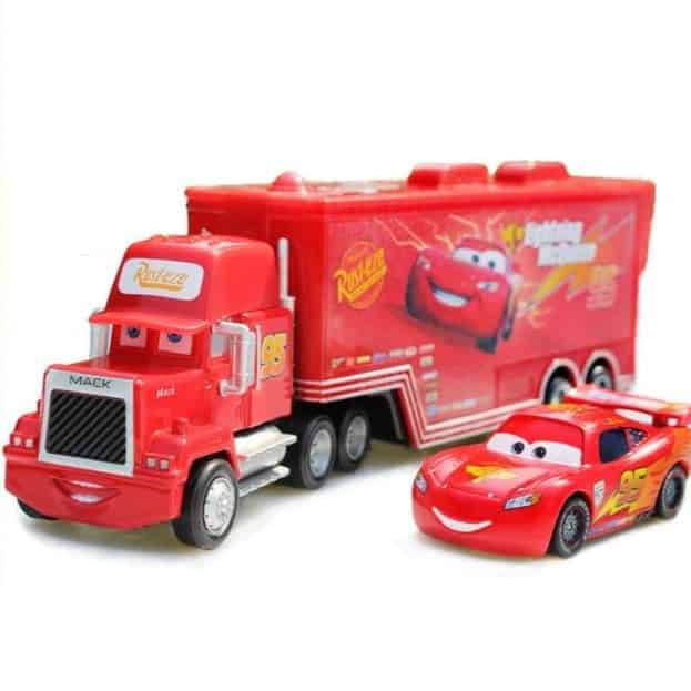 Camiones De Juguete Con Camión Y Coche De Carreras
